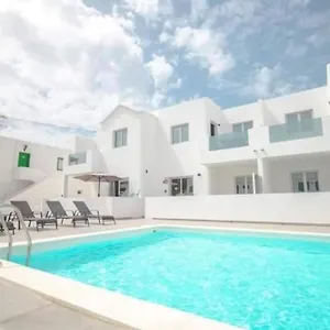 Casa Ocean Bliss - 2 Bedroom On Rociega 35 Complex - Perfect Location Near Casino And , Puerto del Carmen (Lanzarote) Spain